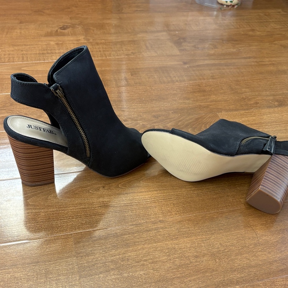JustFab Black Heeled Ankle Boots with Brown Heel